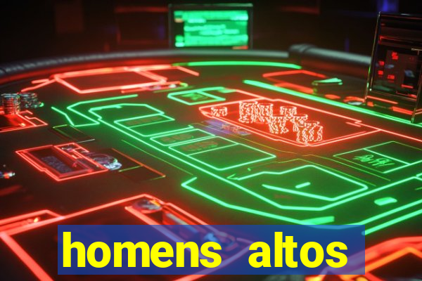 homens altos sarados pelados